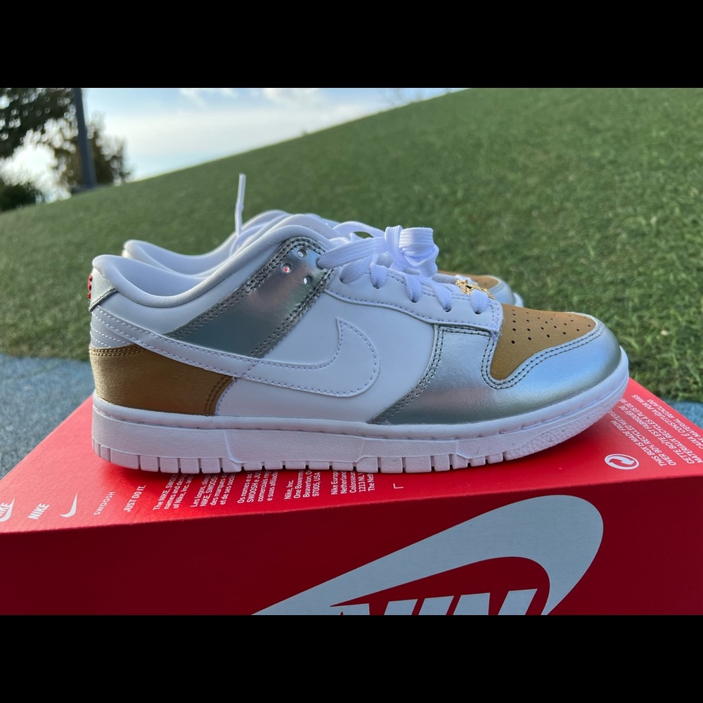 W Nike Dunk size 8